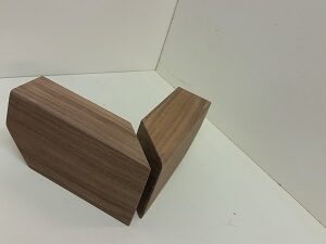 Möbelfüsse-Nussbaum massiv-2 Sätze