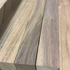 3 Nussbaumleisten 500x30x30 mm